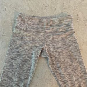 Noli yoga leggings. XS, white and gray.